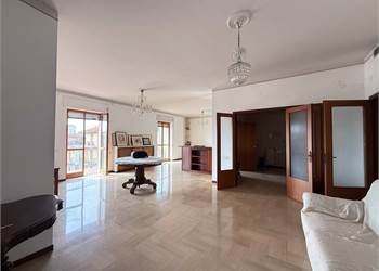 PENTAVANI CON GARAGE IN RESIDENCE