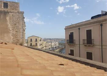 Ortigia Semi Indipendente con Terrazzino