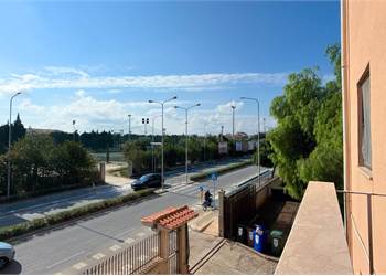 ZONA SCALA GRECA LUMINOSO APPARTAMENTO IN OTTIMO STATO