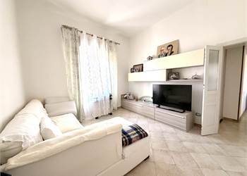 ZONA CADORNA  LUMINOSO BIVANI CON TERRAZZO 