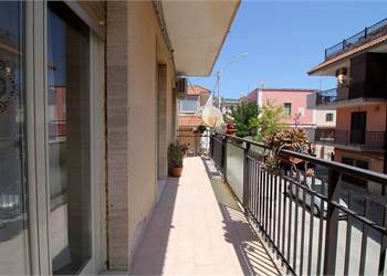 LUMINOSO APPARTAMENTO IN ZONA RIVIERA 