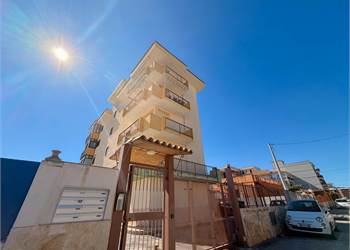 ZONA SCALA GRECA OTTIMO TRIVANI CON GARAGE E VISTA MARE