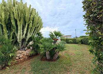 VILLA SINGOLA  AL PLEMMIRIO IN PERFETTE CONDIZIONI